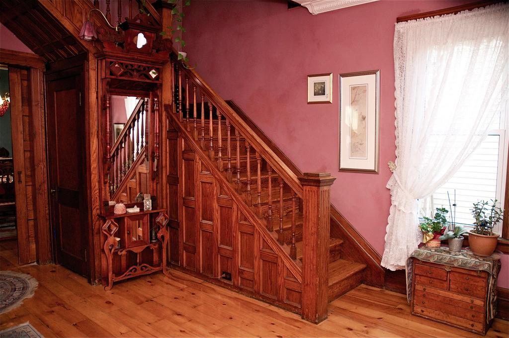 Amherstburg Bondy House Bed & Breakfast מראה חיצוני תמונה