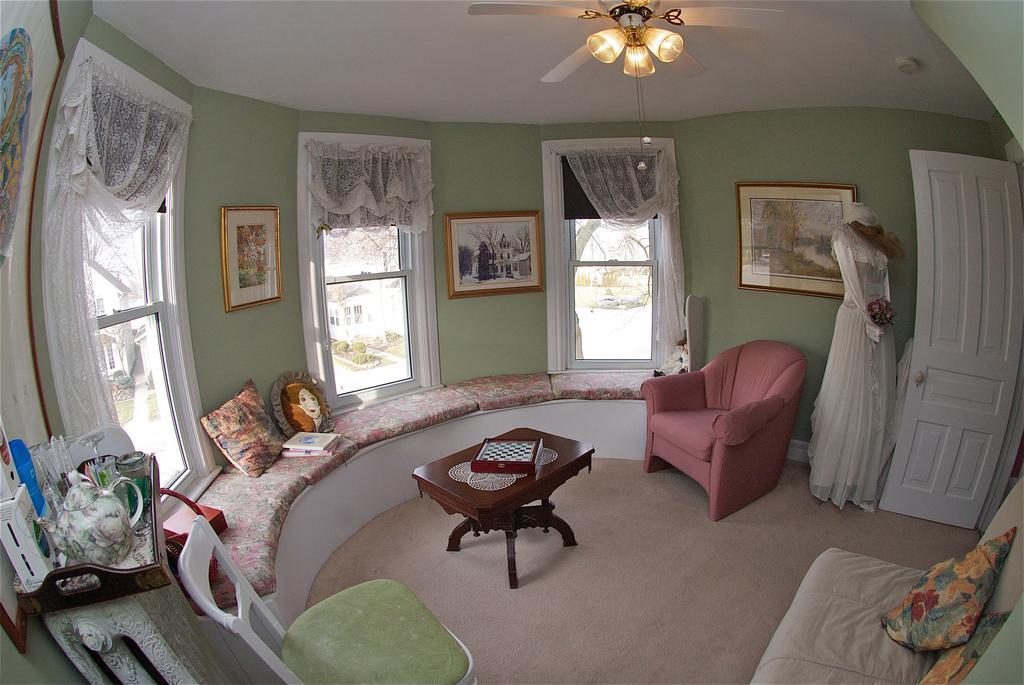 Amherstburg Bondy House Bed & Breakfast מראה חיצוני תמונה
