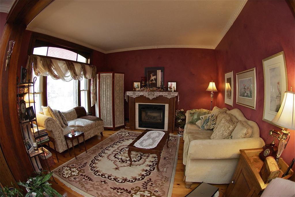 Amherstburg Bondy House Bed & Breakfast מראה חיצוני תמונה