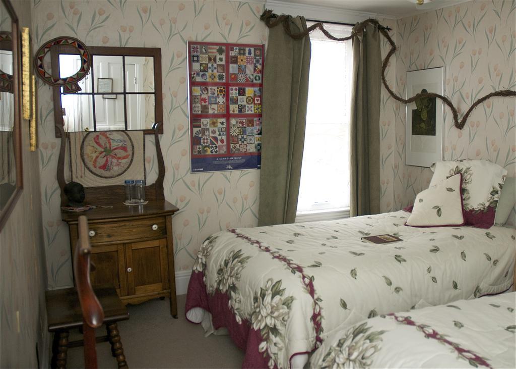 Amherstburg Bondy House Bed & Breakfast מראה חיצוני תמונה