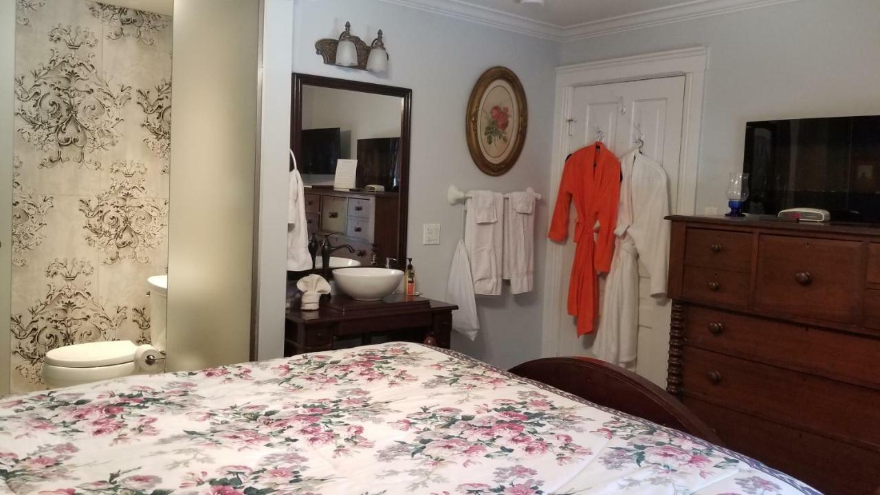 Amherstburg Bondy House Bed & Breakfast מראה חיצוני תמונה